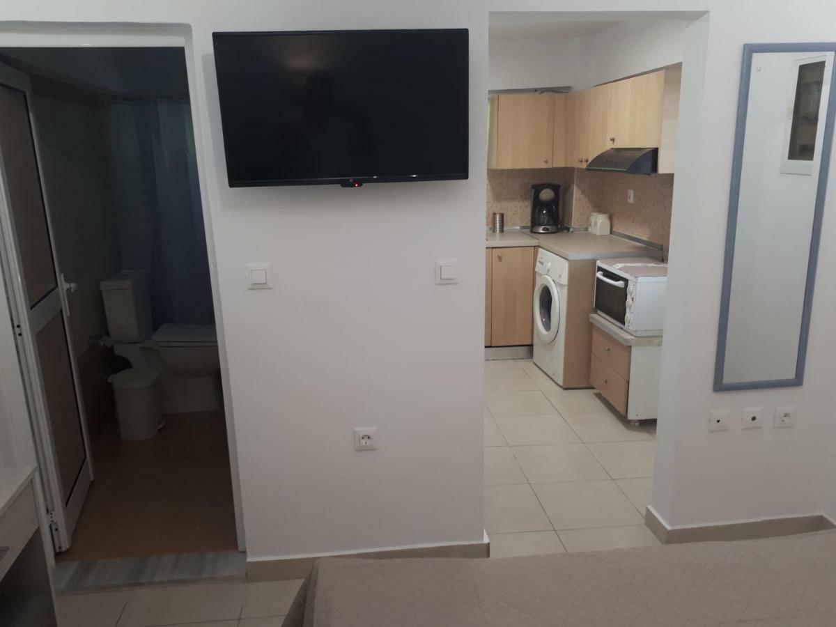Vivian'S Small House Apartment Rhodes City Bagian luar foto